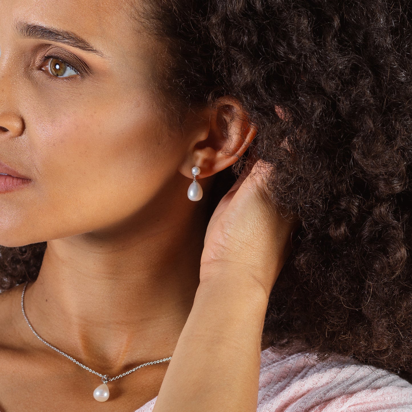 Droplet Pearl Earrings